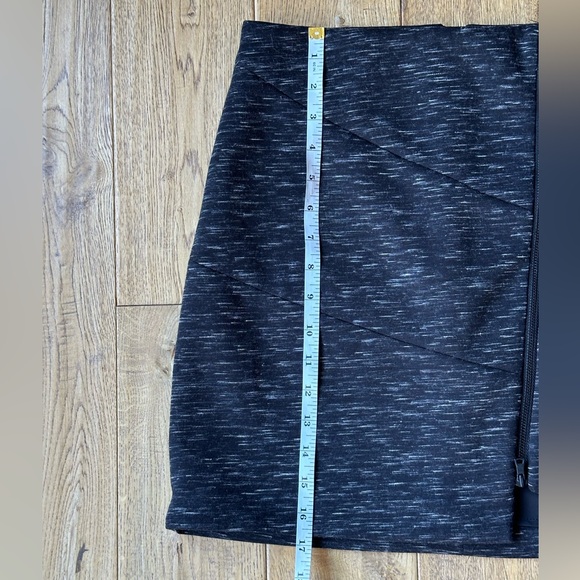 Sam Edelman Heather Grey Zipper Skirt size 2 - Picture 8 of 9